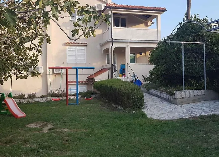 In With Two-bedrooms 1 Appartamento Lopar