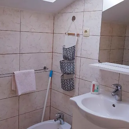 In With Two-bedrooms 1 Lopar